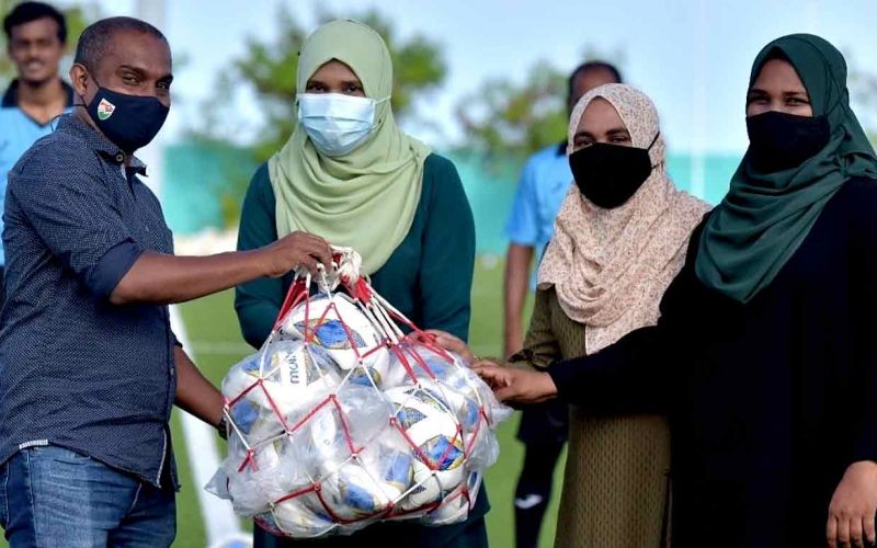 Eydhafushi Women's Team Presented with New Footballs