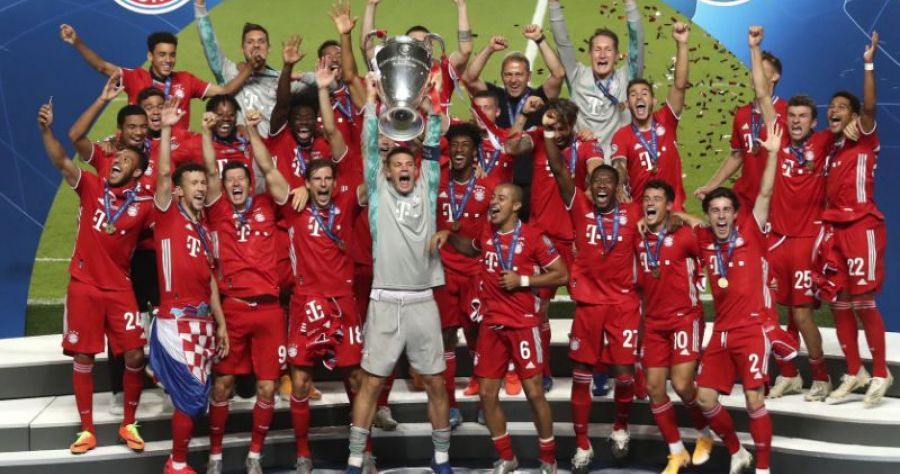 Bayern Munich lifts Champions League Trophy