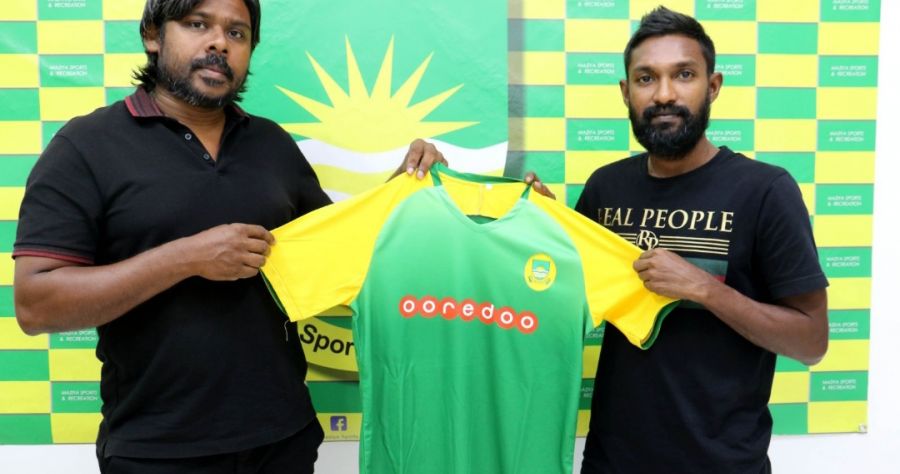 Umair Signs back to Maziya